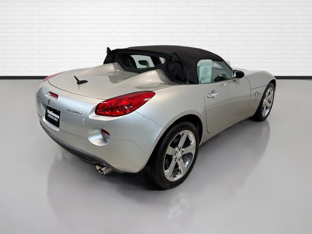 Used 2007 Pontiac Solstice Convertible w/ Premium Package RWD image 9