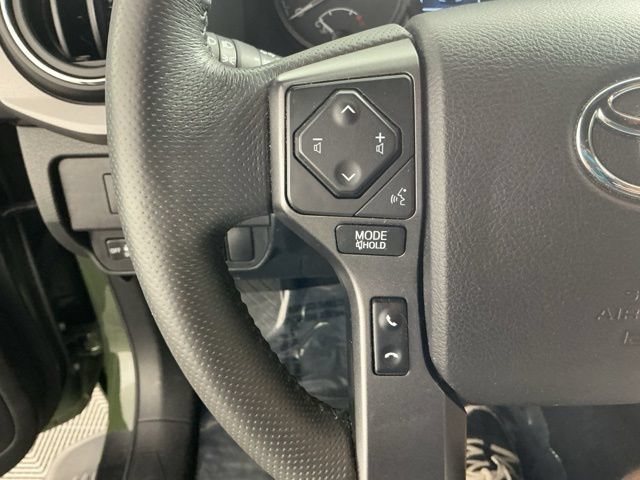 Used 2021 Toyota Tacoma TRD Off-Road w/ TRD Premium Off Road Package AWD/4WD image 26
