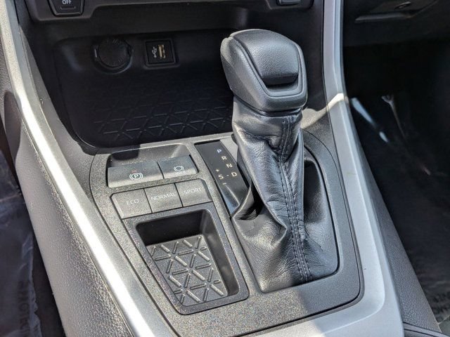 Used 2025 Toyota RAV4 XLE FWD image 20