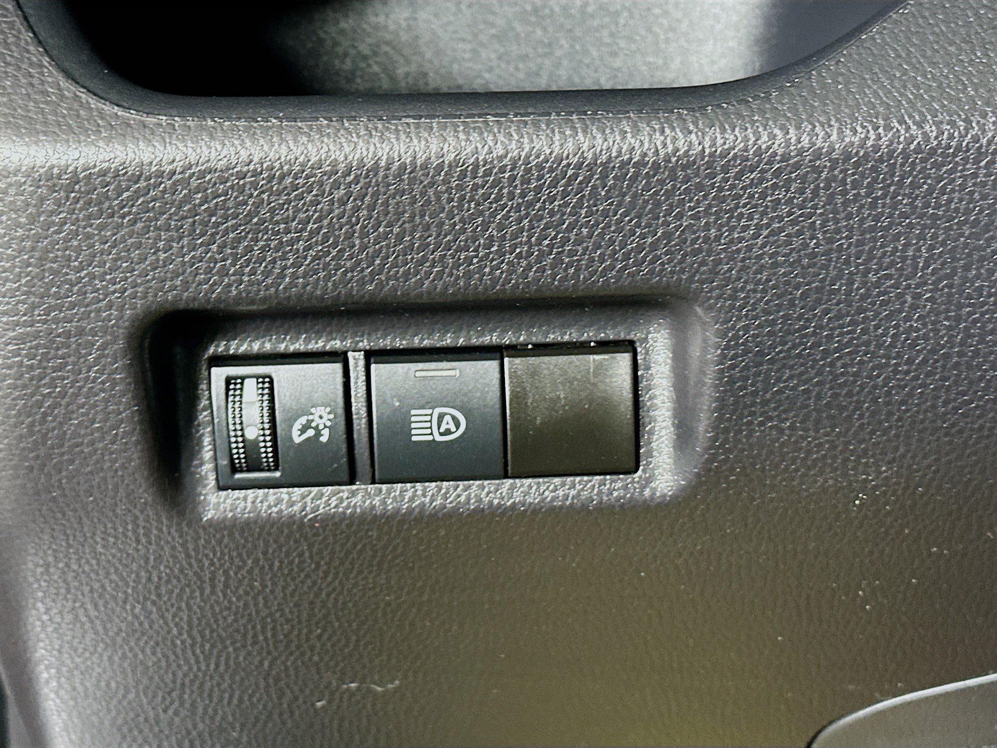 Used 2025 Toyota RAV4 LE FWD image 17