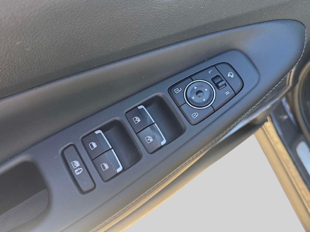 Used 2022 Hyundai Santa Fe Limited AWD/4WD image 15