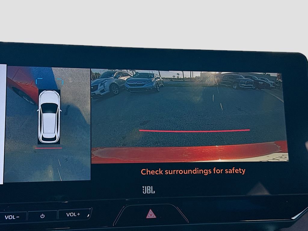 Used 2023 Toyota Venza Limited image 13