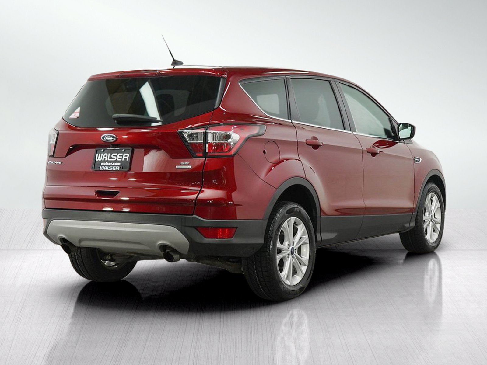 Used 2017 Ford Escape SE w/ SE Cold Weather Package FWD image 5