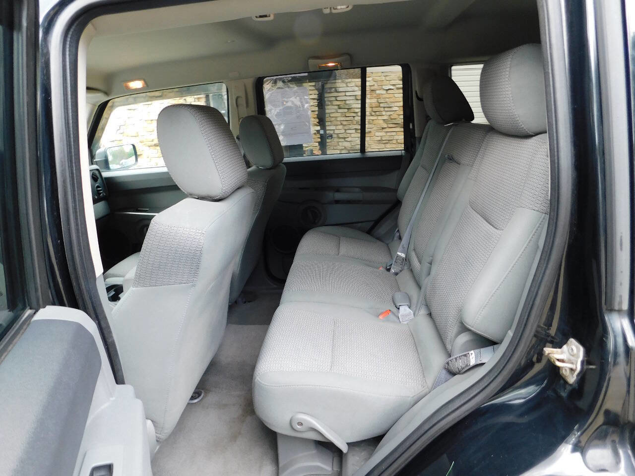 Used 2006 Jeep Commander 4WD w/ Popular Equipment Group image 19