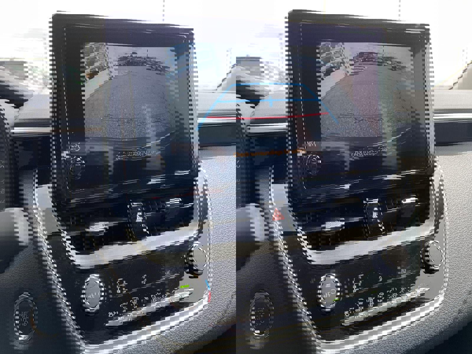 Used 2025 Toyota Corolla LE w/ LE Premium Package FWD image 5