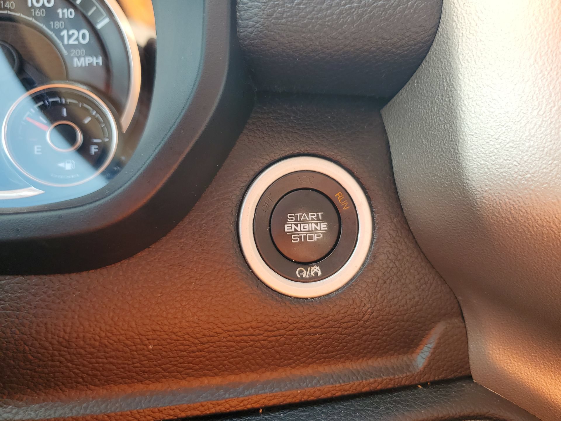 Used 2020 RAM 1500 Laramie AWD/4WD image 25