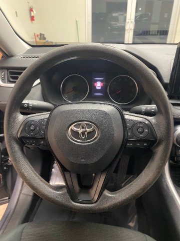 Used 2021 Toyota RAV4 LE FWD image 30
