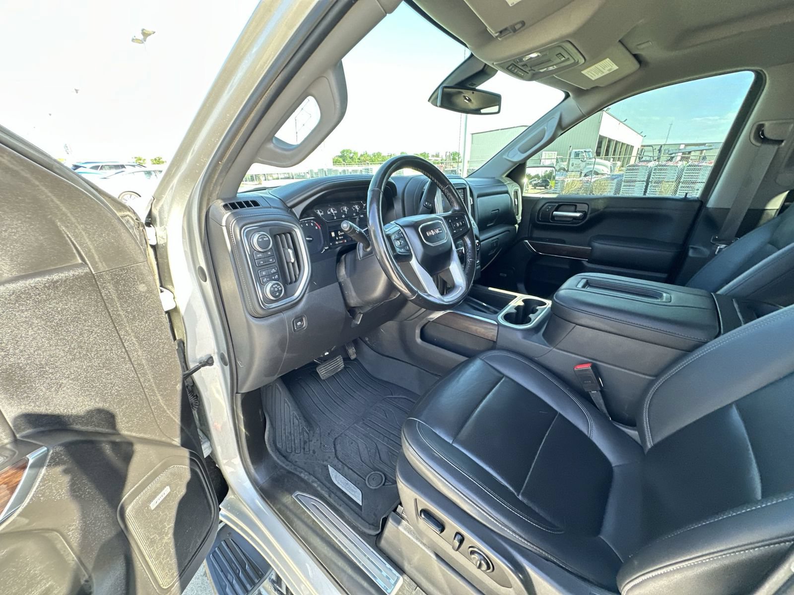 Used 2021 GMC Sierra 1500 SLT w/ SLT Premium Plus Package AWD/4WD image 10