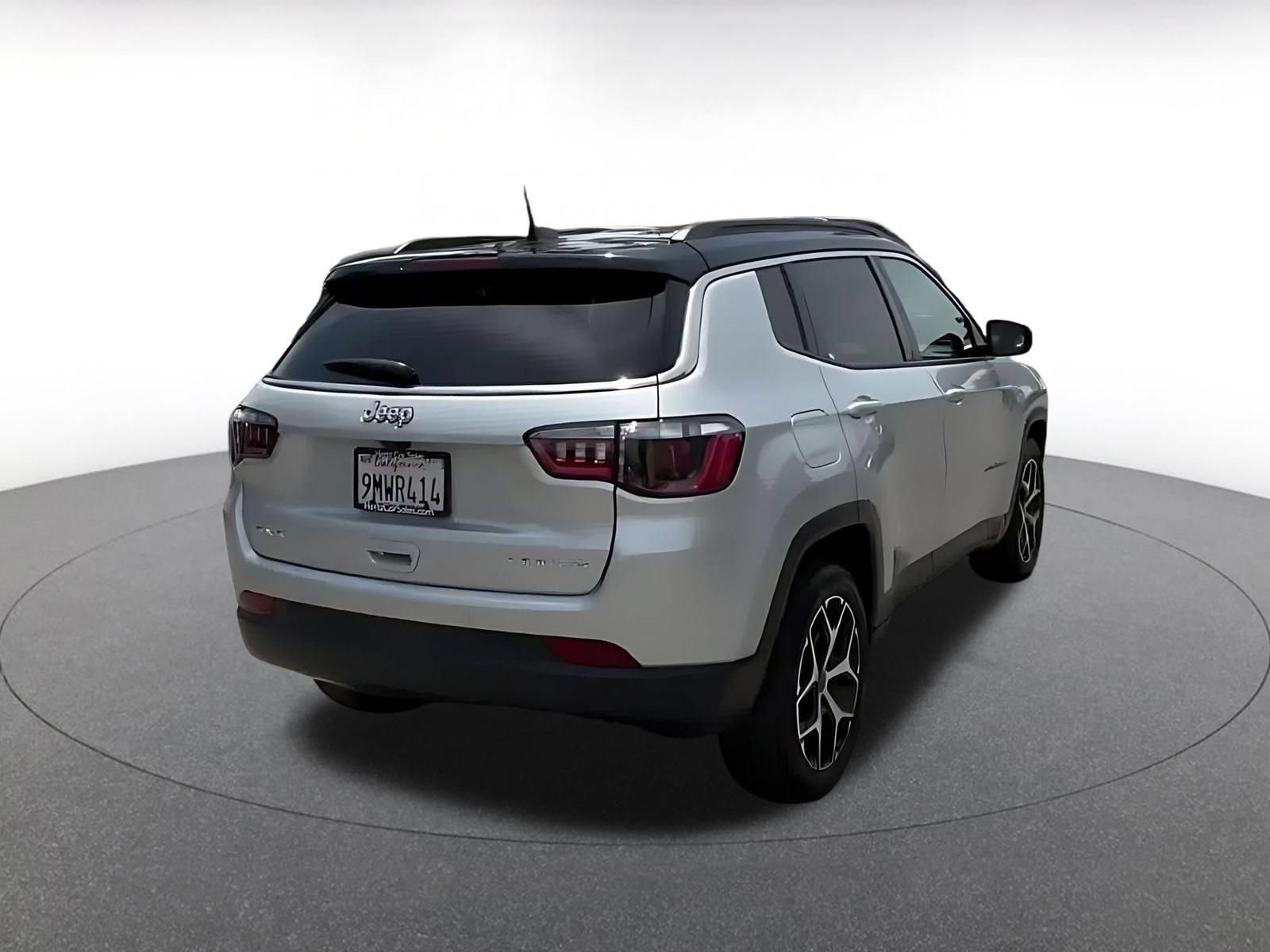 Used 2025 Jeep Compass Limited AWD/4WD image 14