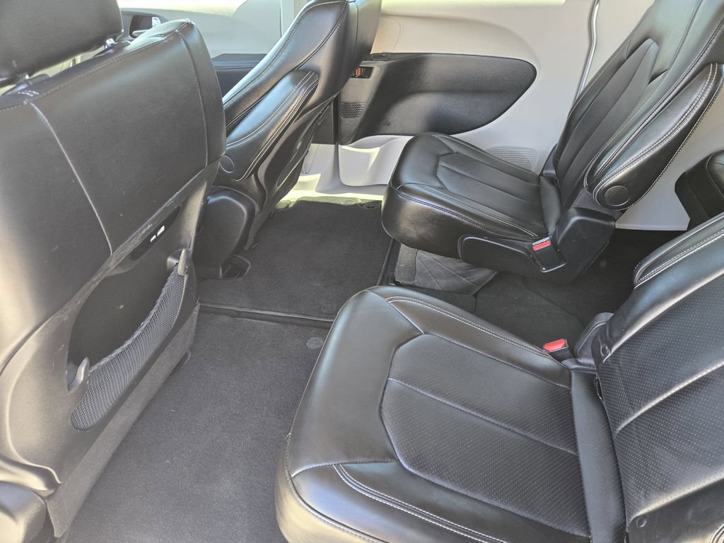 Used 2024 Chrysler Pacifica Touring-L FWD image 29