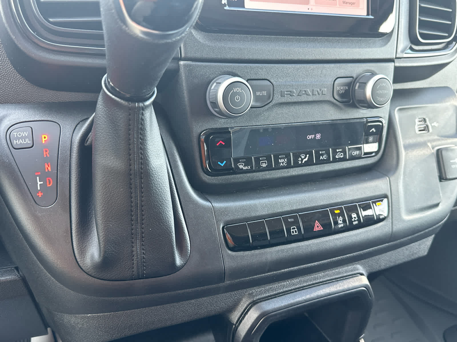 New 2024 RAM ProMaster 2500 w/ Safety Group FWD image 19