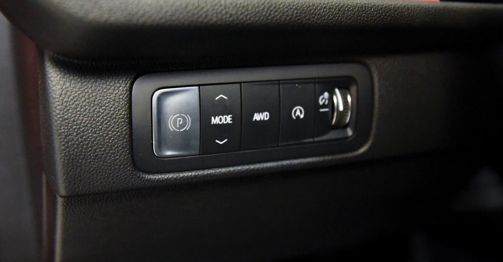 Used 2024 Chevrolet Traverse RS w/ LPO, Floor Liner Package image 20