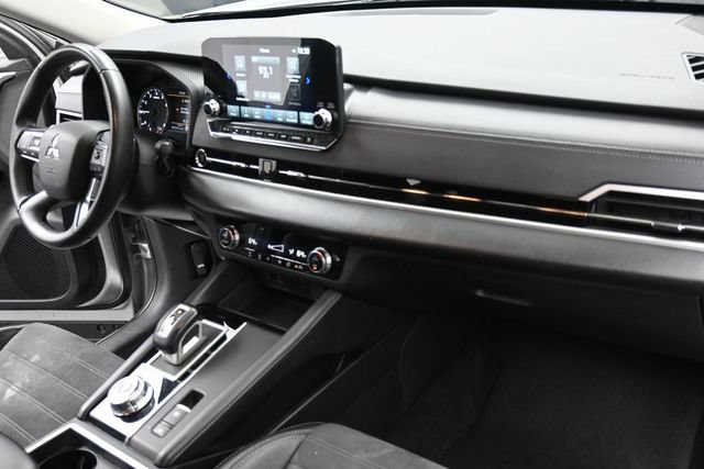Used 2024 Mitsubishi Outlander SE FWD image 35