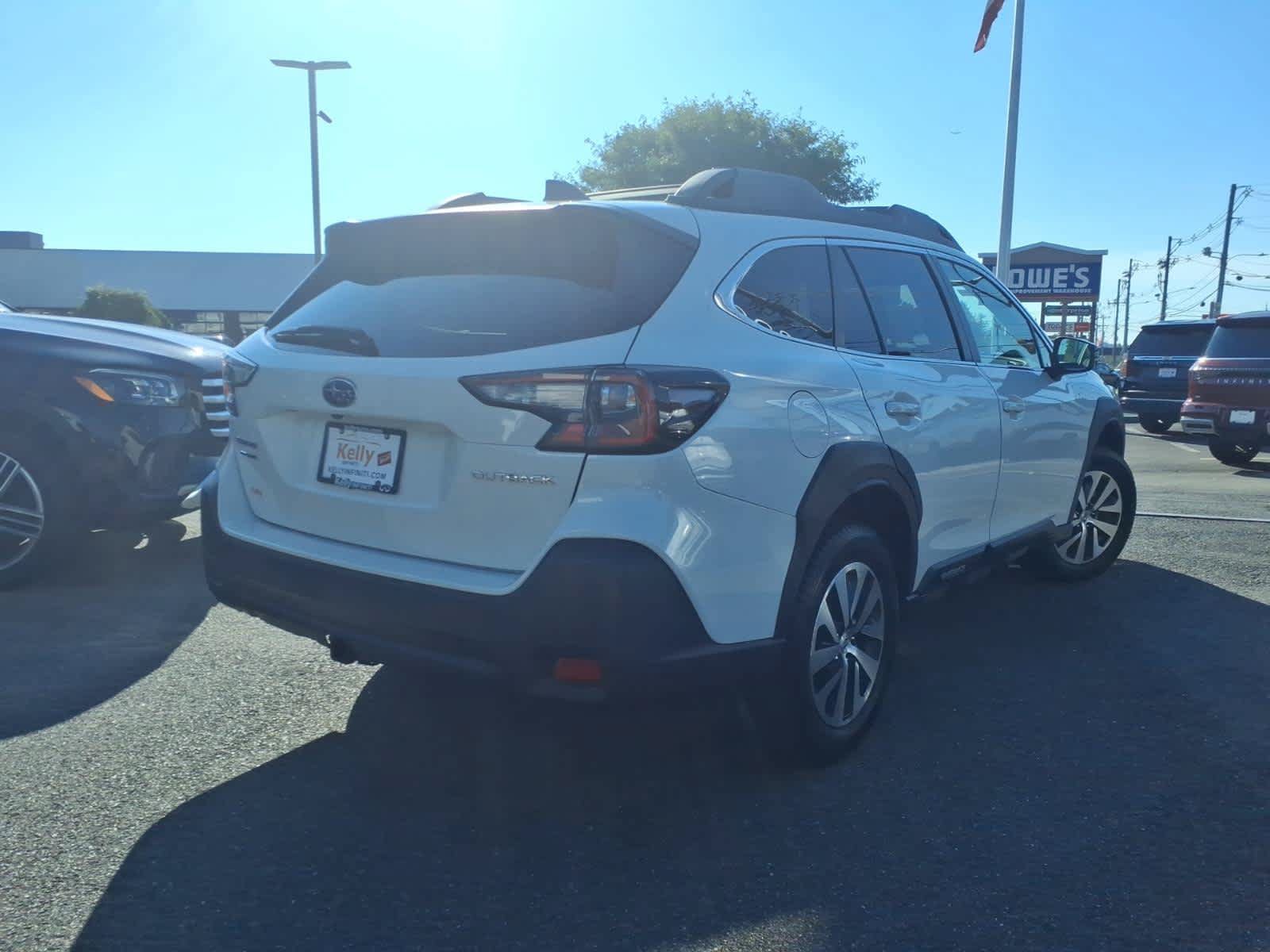 Used 2023 Subaru Outback Premium AWD/4WD image 5