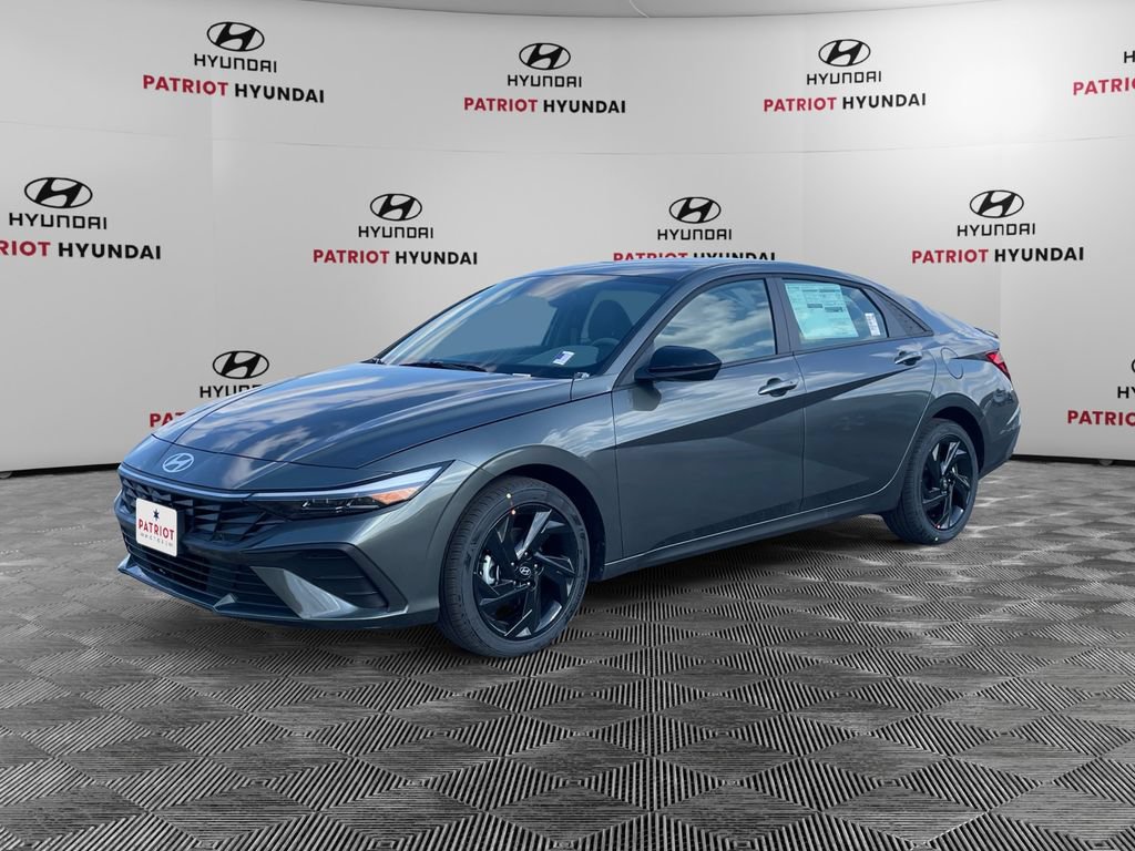 Used 2026 Hyundai Elantra Sport FWD image 7