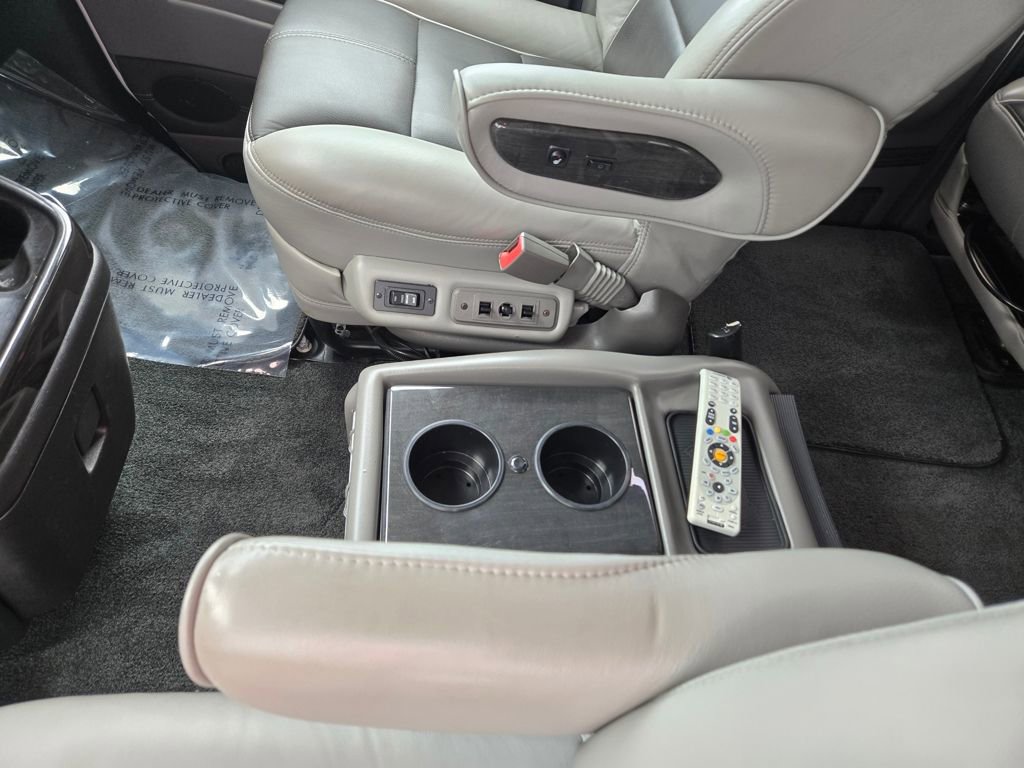 Used 2019 GMC Savana 2500 Extended w/ Enhanced Convenience Package image 16