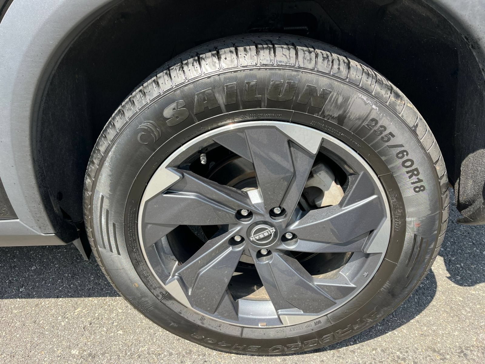 Used 2025 Nissan Rogue SV FWD image 32