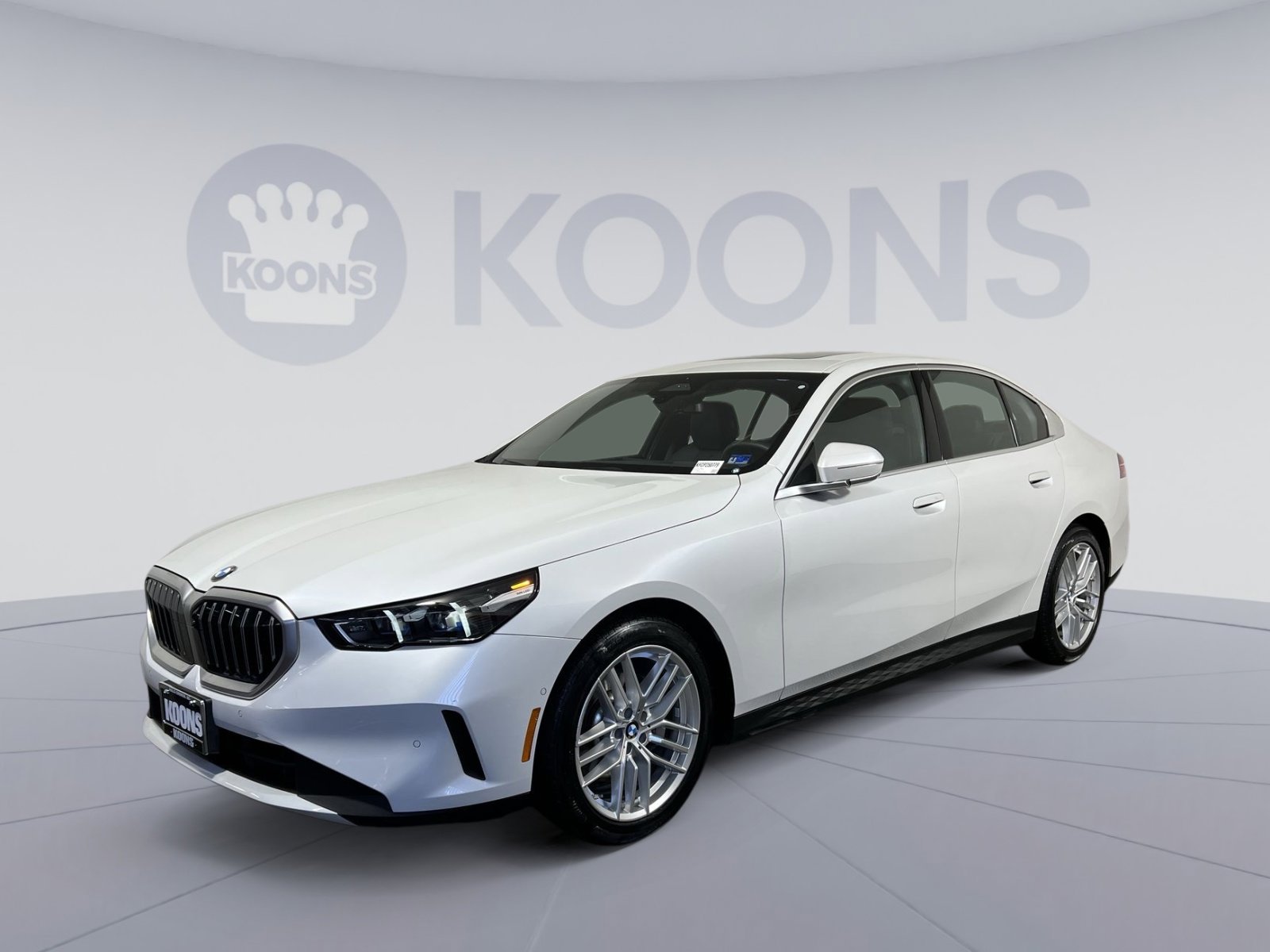 Used 2025 BMW 530i xDrive AWD/4WD image 5