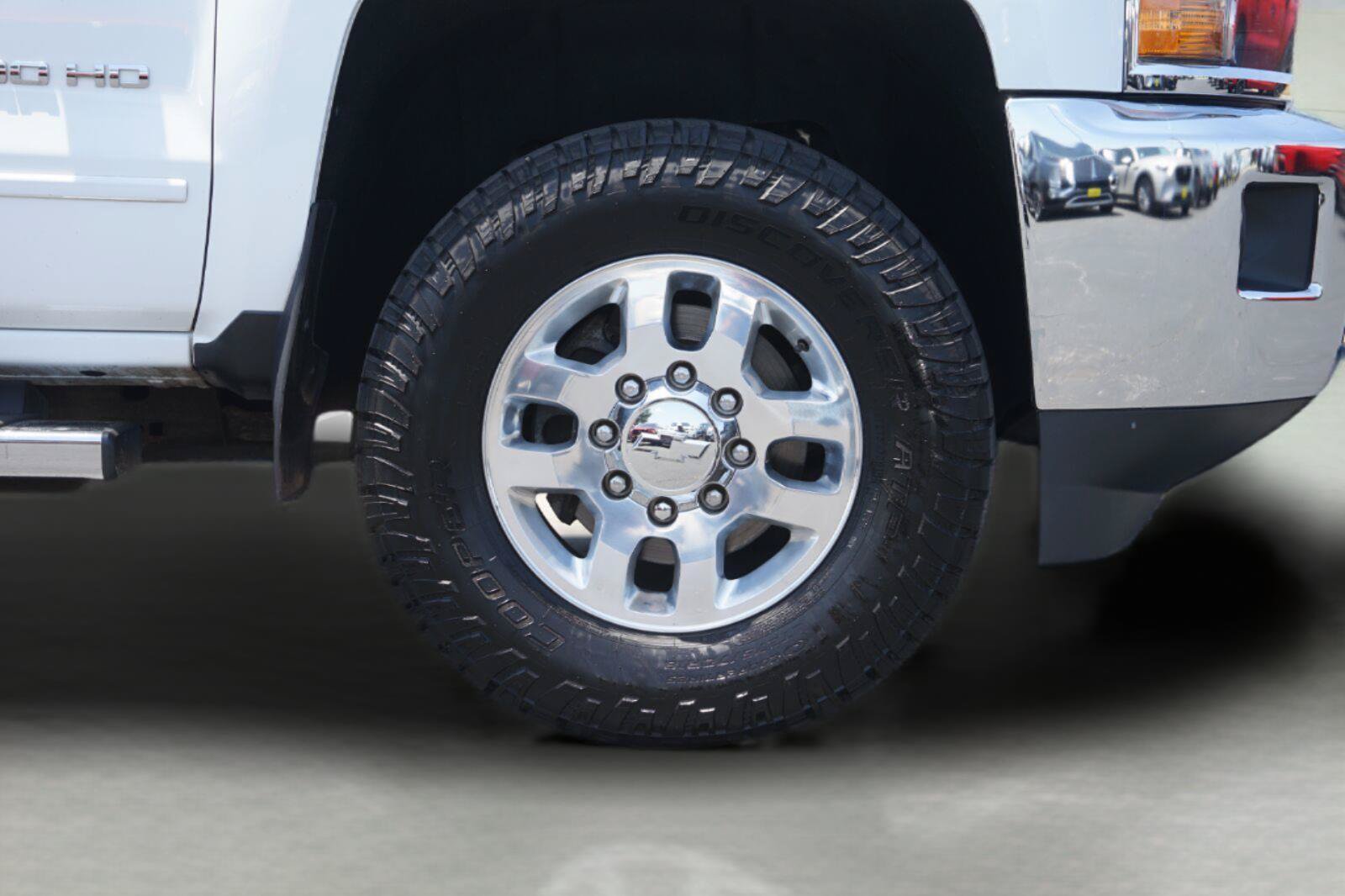 Used 2015 Chevrolet Silverado 2500 LT w/ LT Convenience Package AWD/4WD image 4