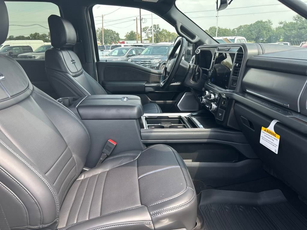 New 2025 Ford F250 Platinum w/ FX4 Off-Road Package image 31