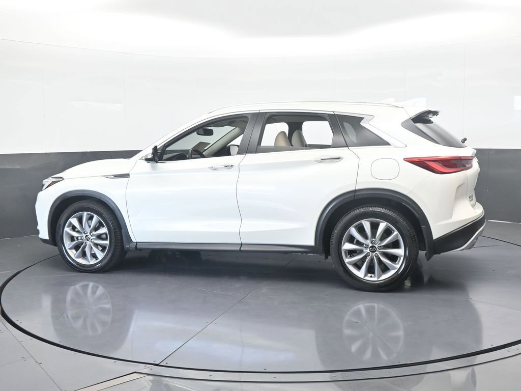 Used 2021 INFINITI QX50 Essential w/ Convenience Package image 3