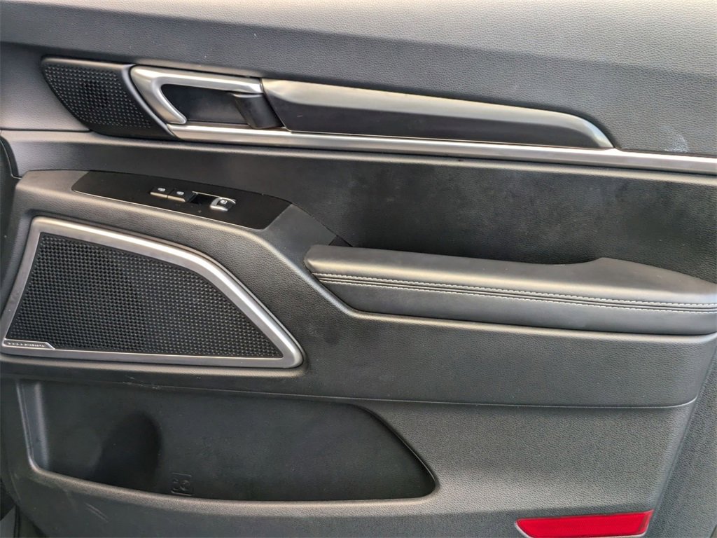 Used 2025 Kia Telluride S image 33