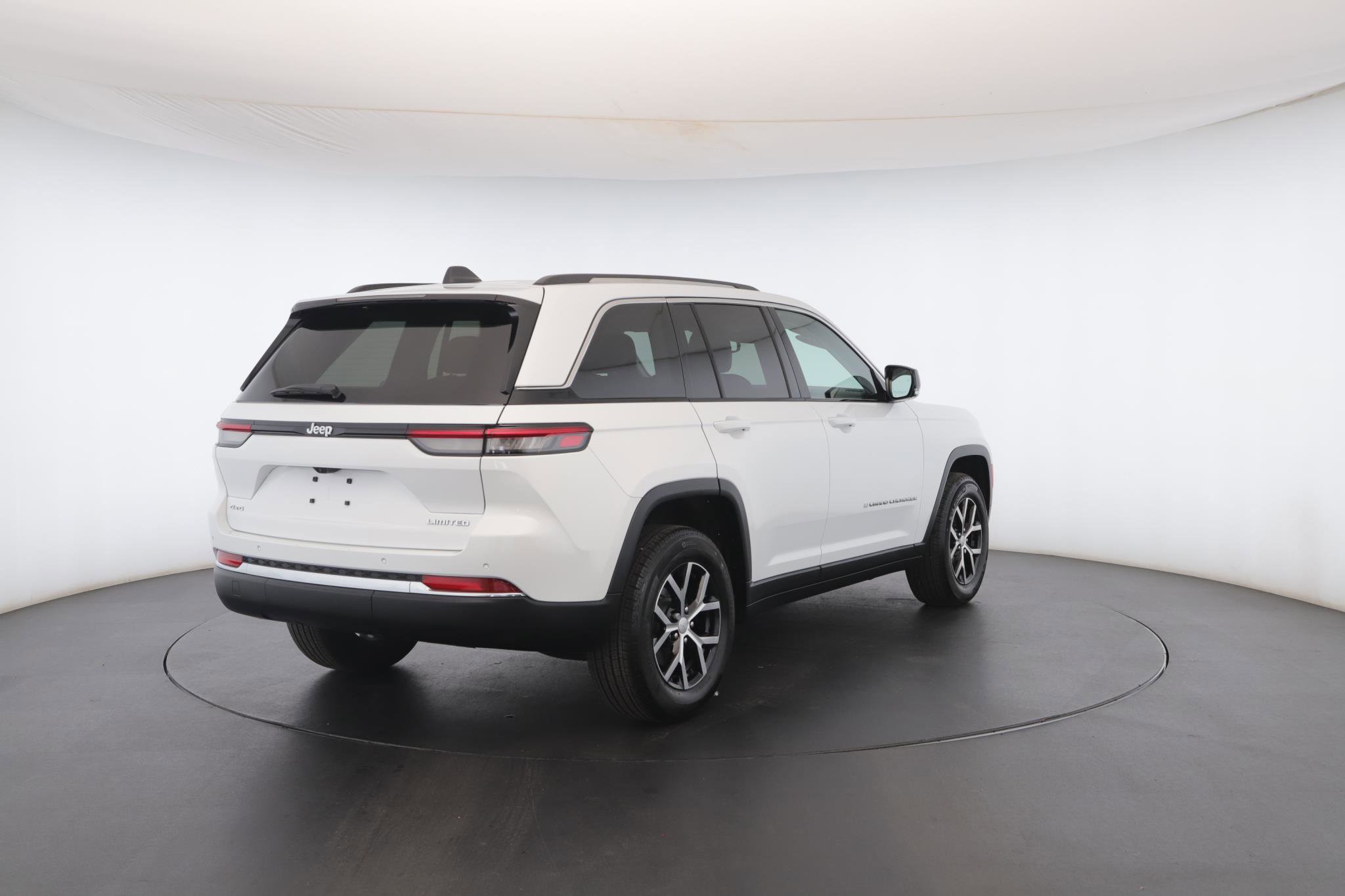 Used 2023 Jeep Grand Cherokee Limited w/ Trailer Tow Prep Group (B) image 29