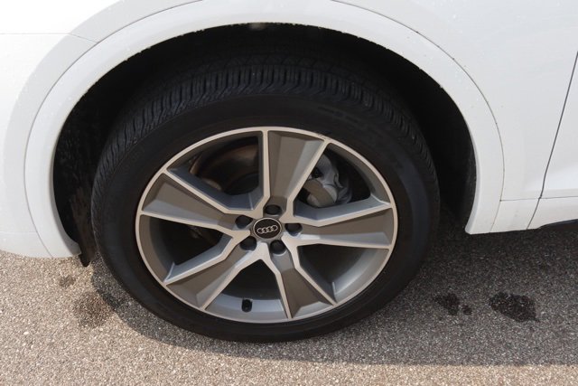 Used 2025 Audi Q5 2.0T Premium w/ Convenience Plus Package image 12