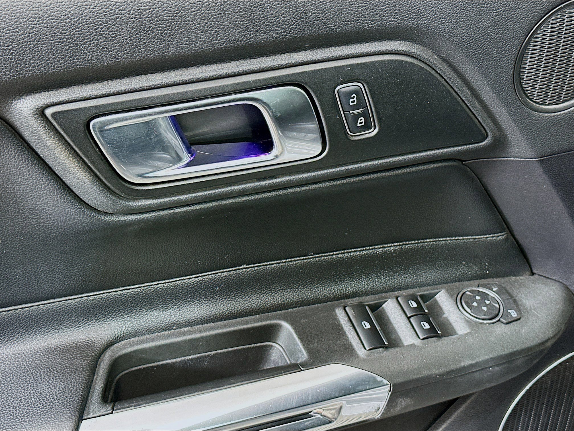 Used 2019 Ford Mustang Premium image 15