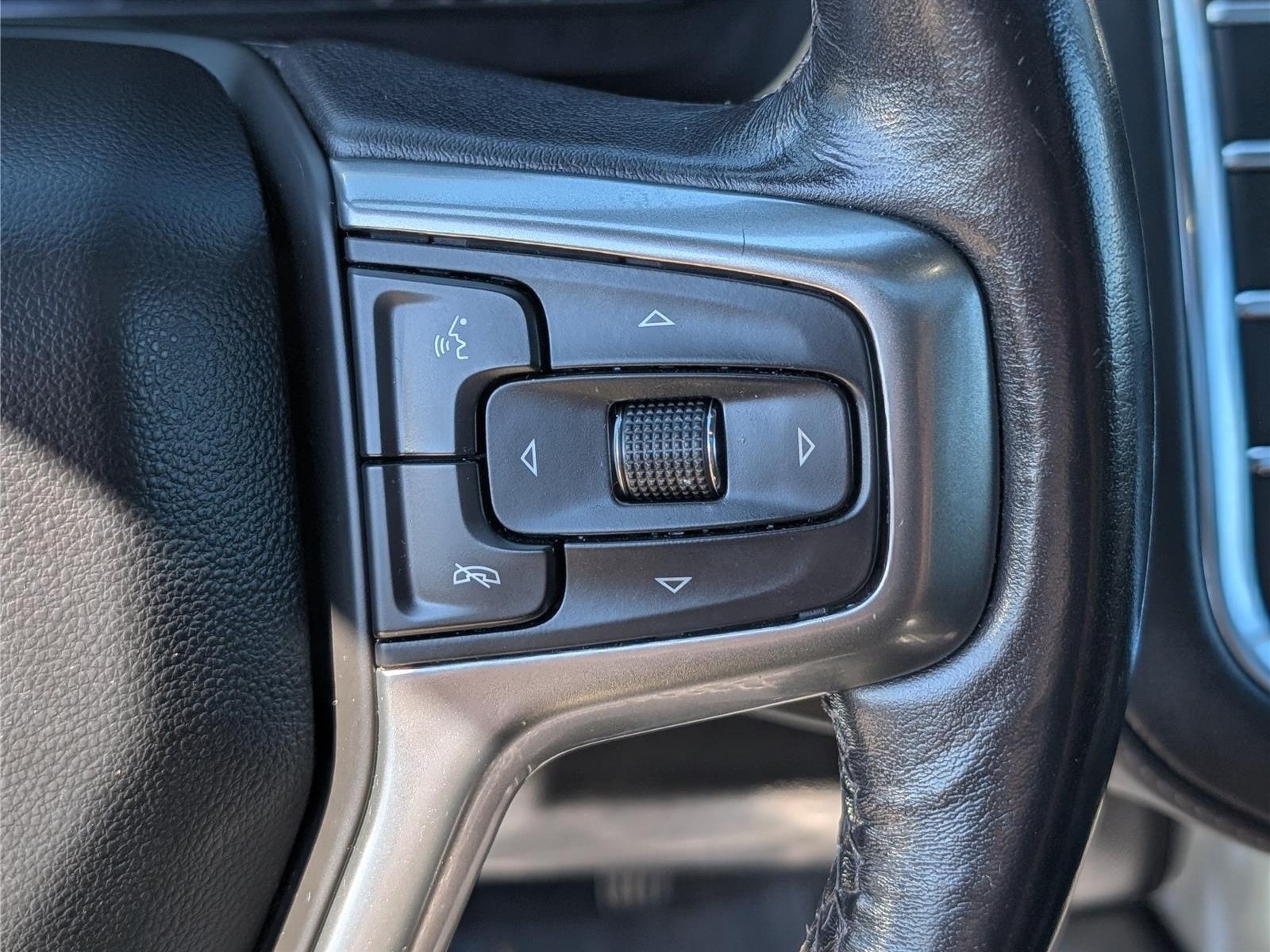 Used 2022 Chevrolet Tahoe LT w/ LT Signature Package AWD/4WD image 28