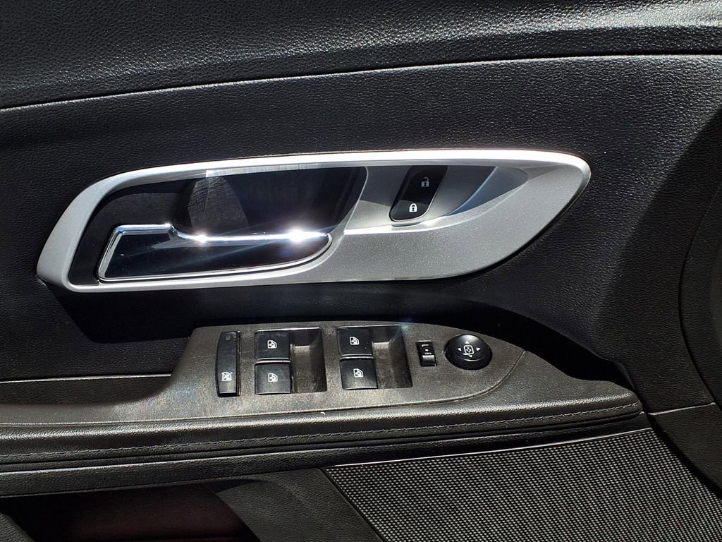 Used 2015 Chevrolet Equinox LS FWD image 16