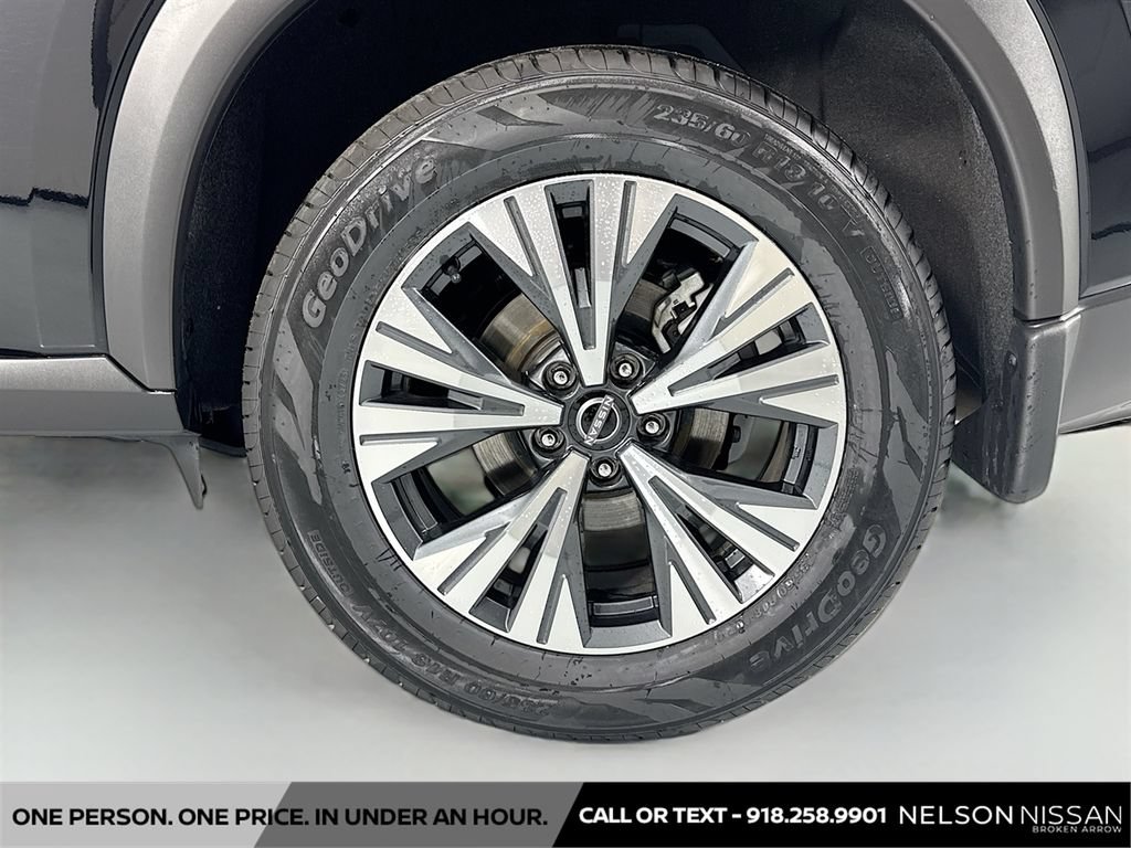 Certified 2023 Nissan Rogue SV FWD image 28