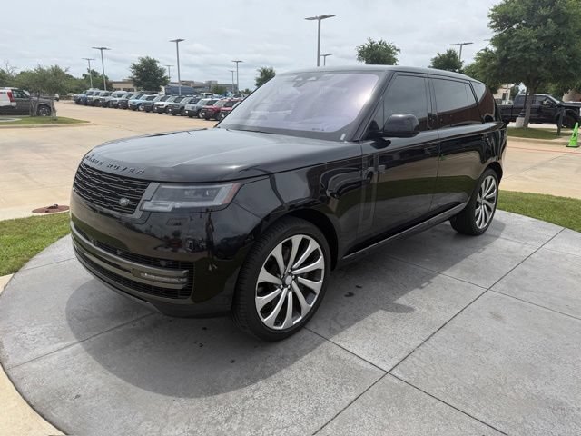 Used 2023 Land Rover Range Rover Long Wheelbase SE AWD/4WD image 3