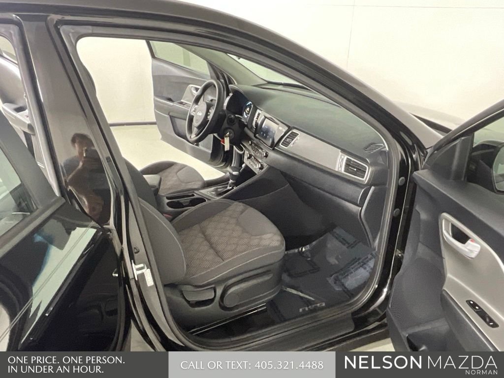 Used 2017 Kia Niro FE FWD image 15