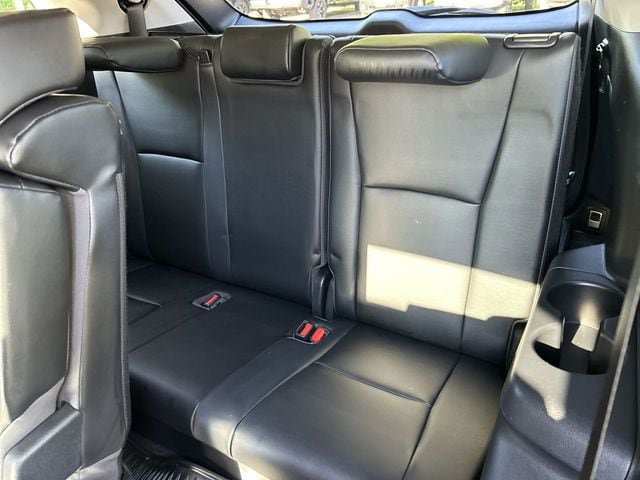 Used 2023 Toyota Highlander XLE AWD/4WD image 24