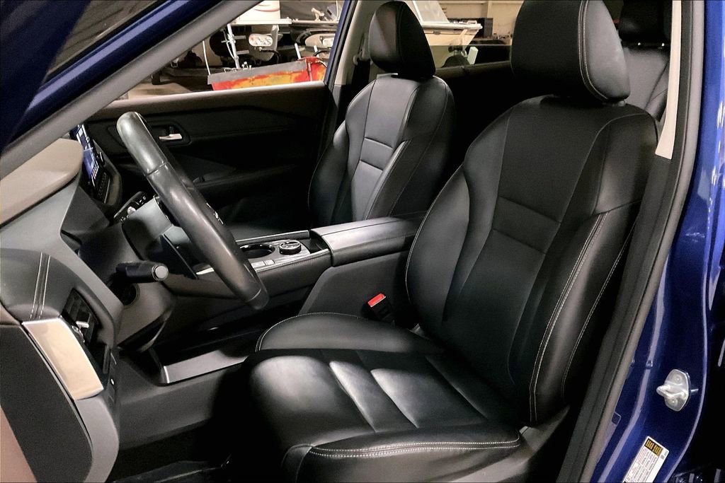 Used 2023 Nissan Rogue SL w/ SL Premium Package image 24