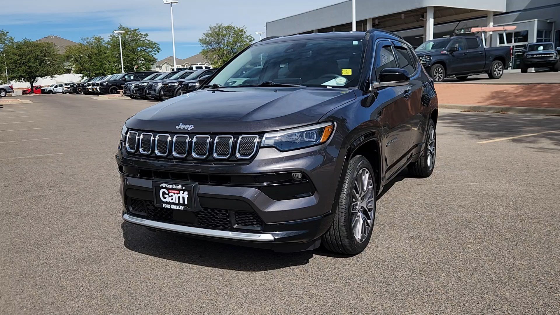 Used 2022 Jeep Compass Limited w/ Elite Group AWD/4WD image 4