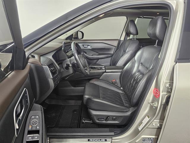 Used 2021 Nissan Rogue Platinum image 24