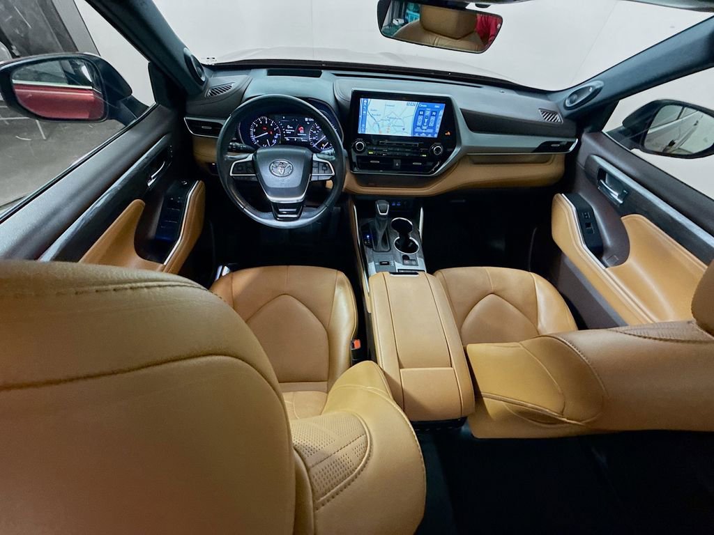 Used 2022 Toyota Highlander Platinum FWD image 22