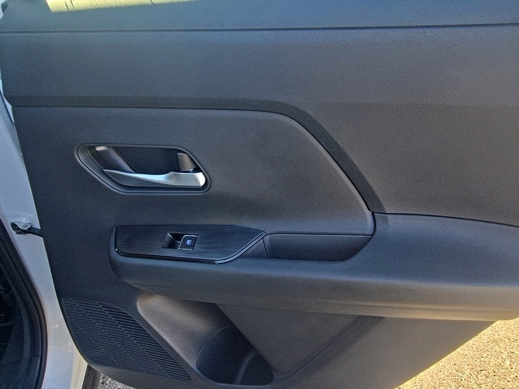 New 2026 Nissan Kicks SR image 26