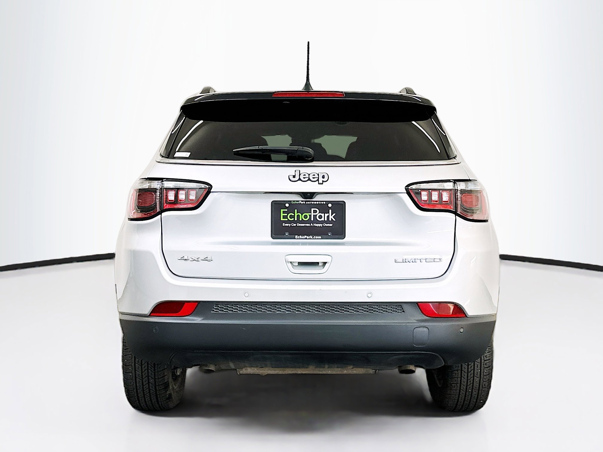 Used 2025 Jeep Compass Limited image 7