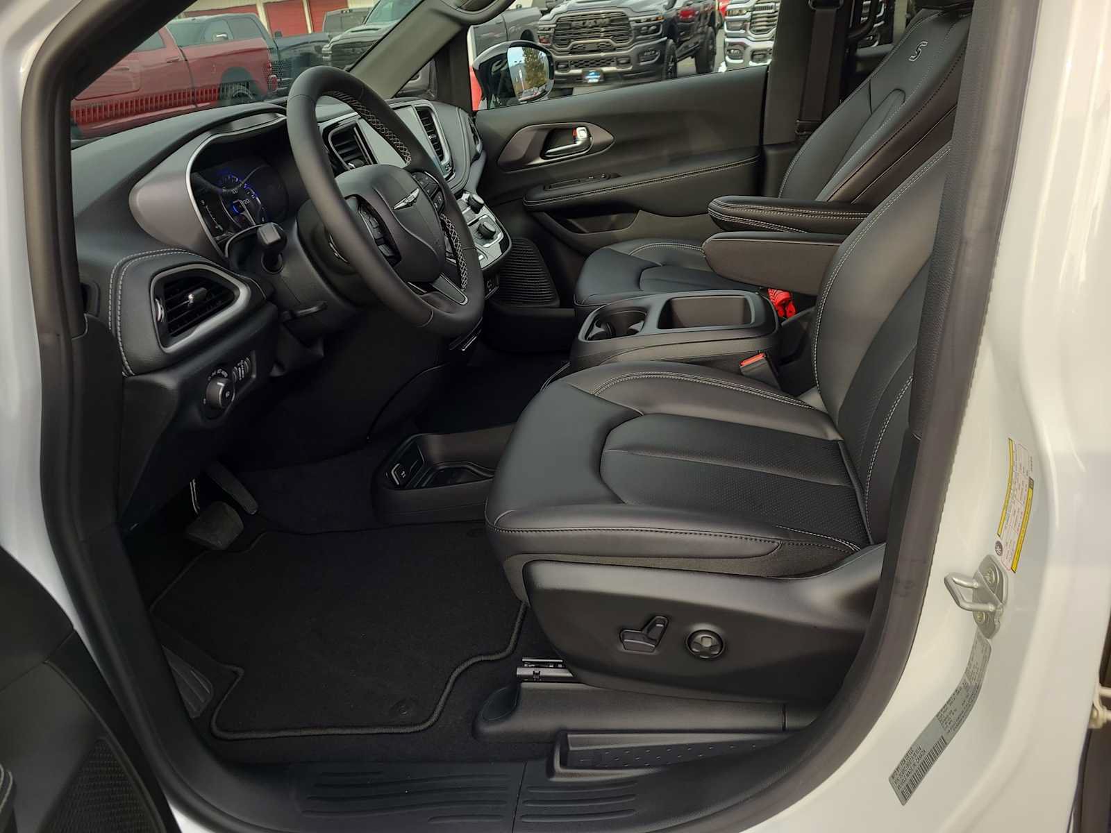 New 2026 Chrysler Pacifica Select w/ S Appearance Package FWD image 19