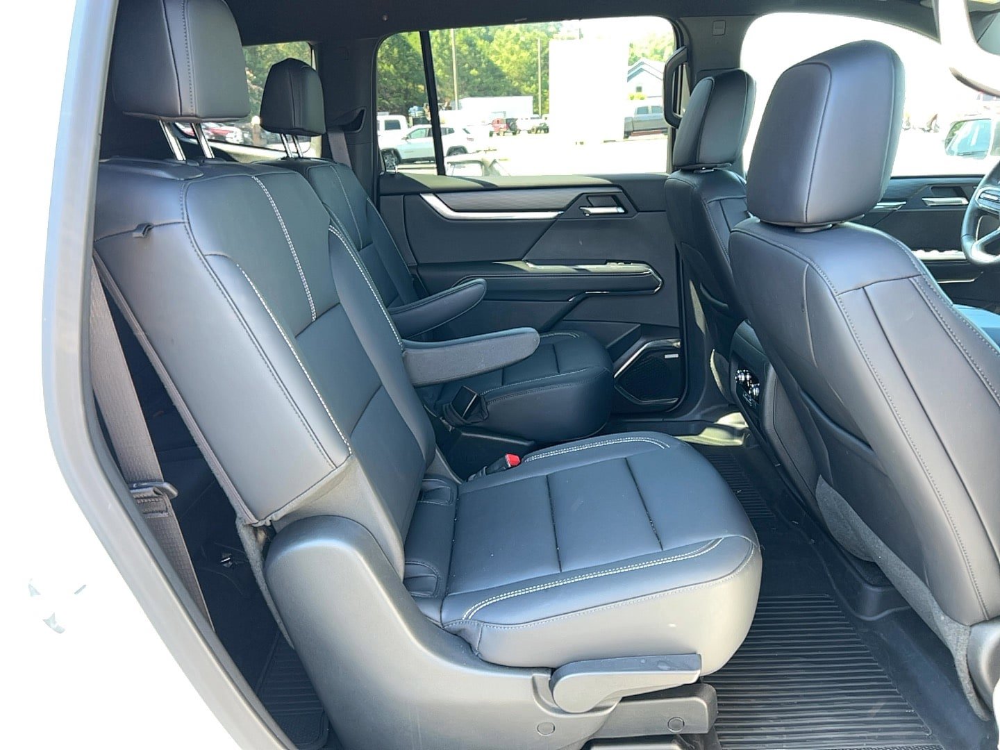 Used 2024 GMC Acadia Elevation w/ Black Edition FWD image 24