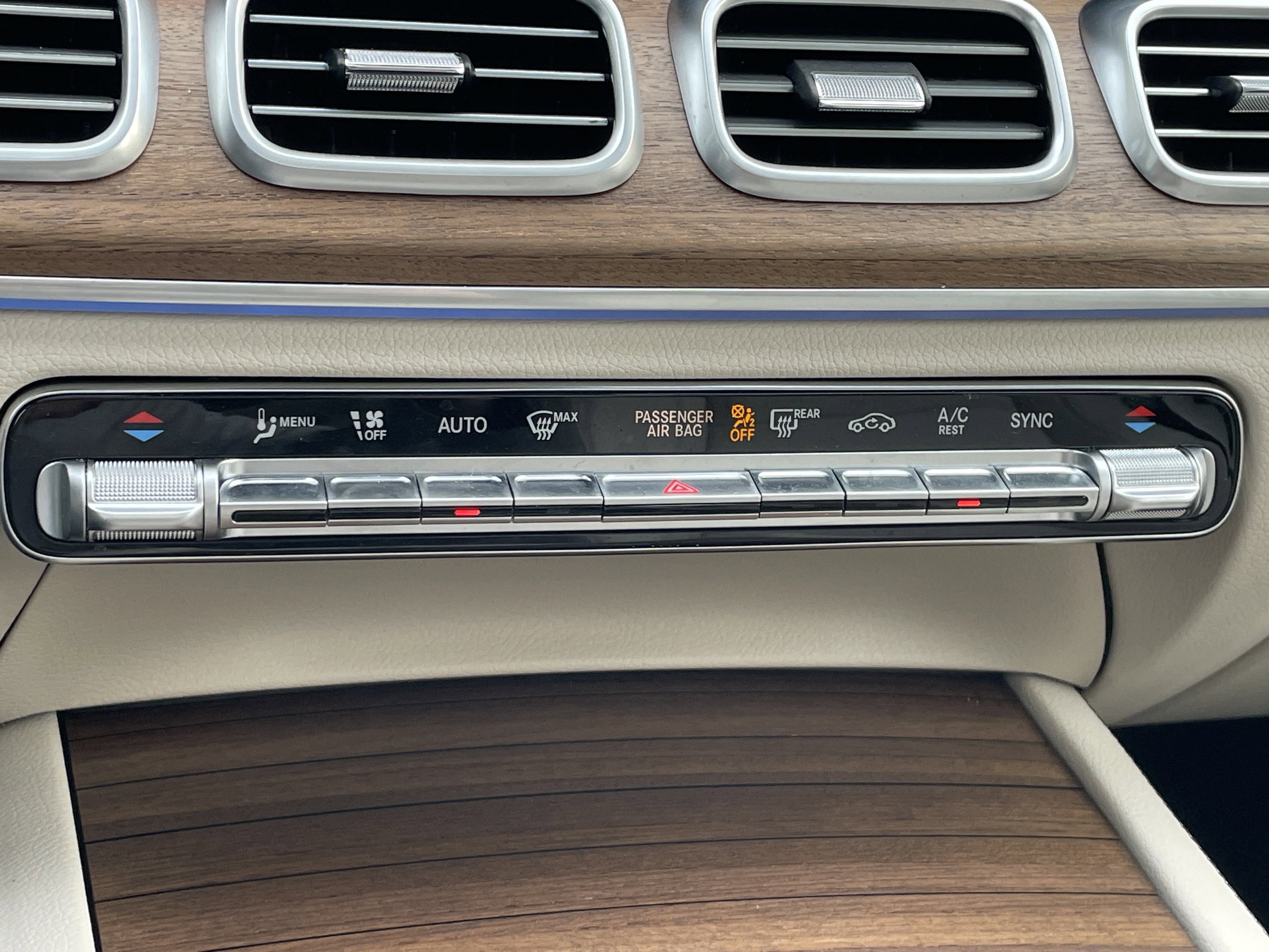 Certified 2025 Mercedes-Benz GLE 450 4MATIC image 32