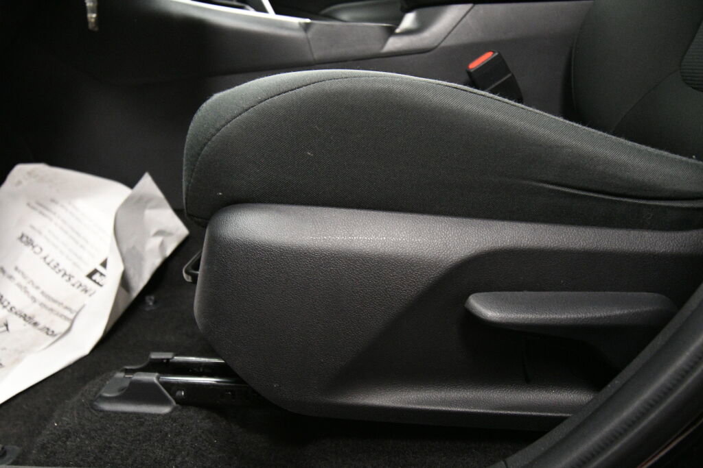 Certified 2024 Toyota RAV4 LE image 10