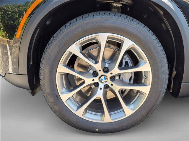 New 2026 BMW X5 xDrive40i w/ Climate Comfort Package AWD/4WD image 10