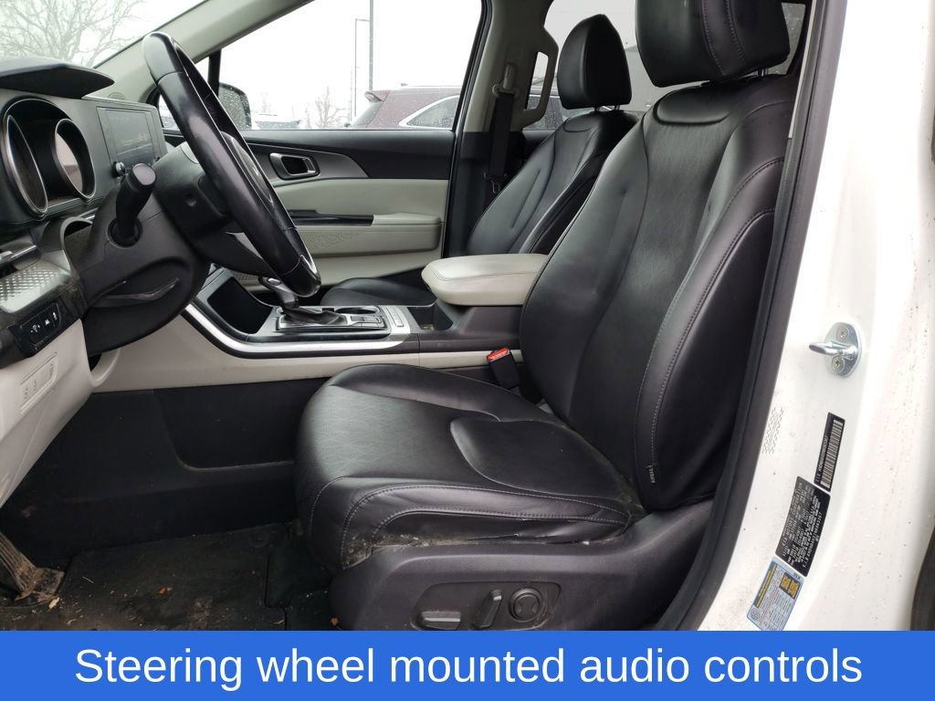 Used 2022 Kia Carnival LX image 14