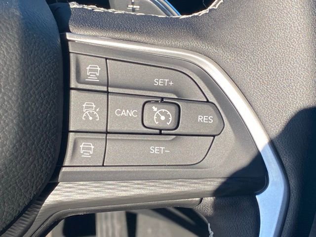 New 2025 Jeep Grand Cherokee Altitude AWD/4WD image 18