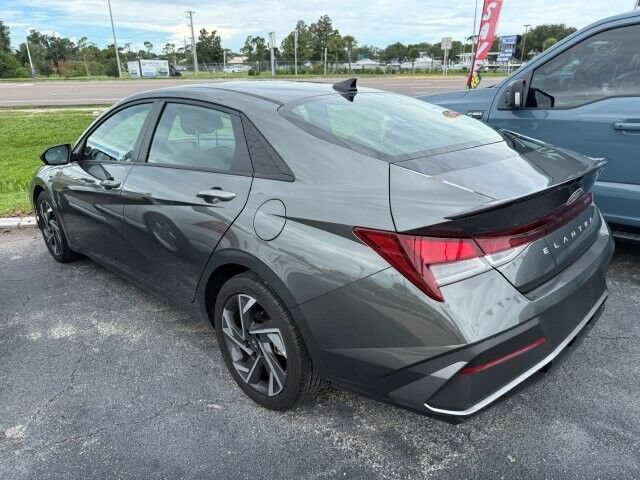Used 2025 Hyundai Elantra Sport FWD image 6