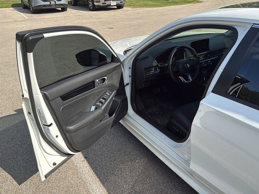 Used 2024 Honda Civic Touring image 12
